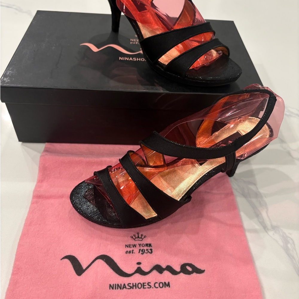 NIB Nina Nolga Black Strappy Heels